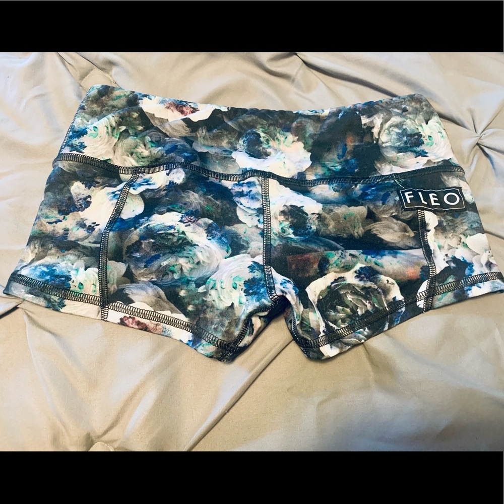 Women’s FLEO shorts